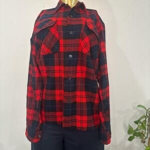 Vintage Pendleton Red and black plaid 100% wool flannel shirt MEDIUM